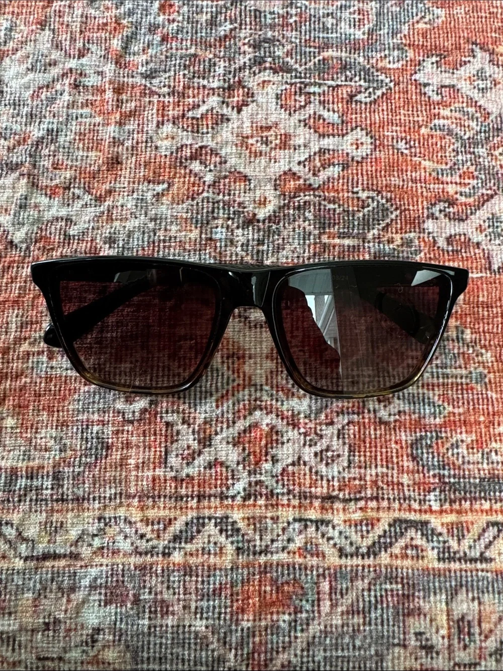 Dark Brown Tortoiseshell and Black Sunglasses Sunnies Like New